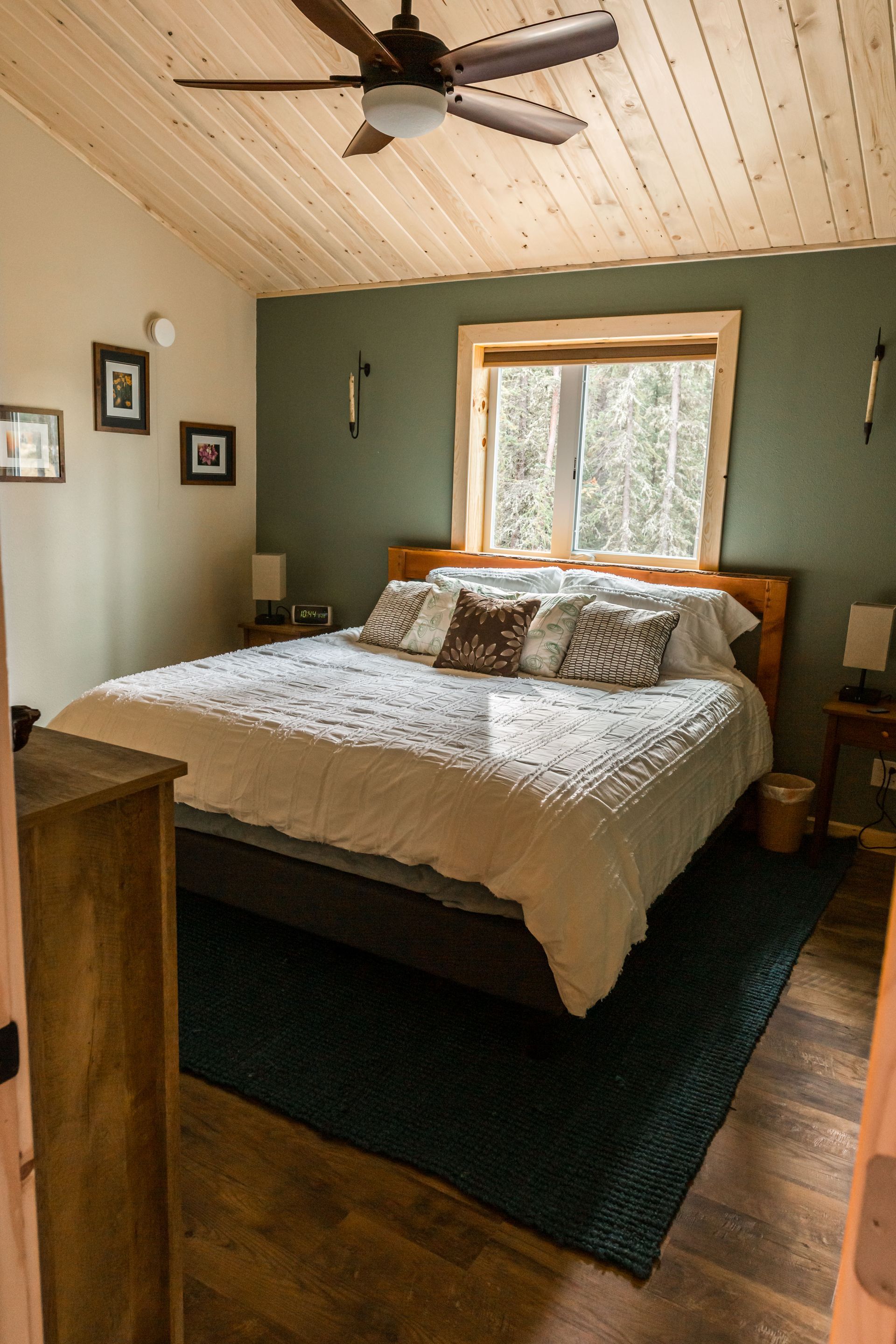 Grub Steak cabin daybed