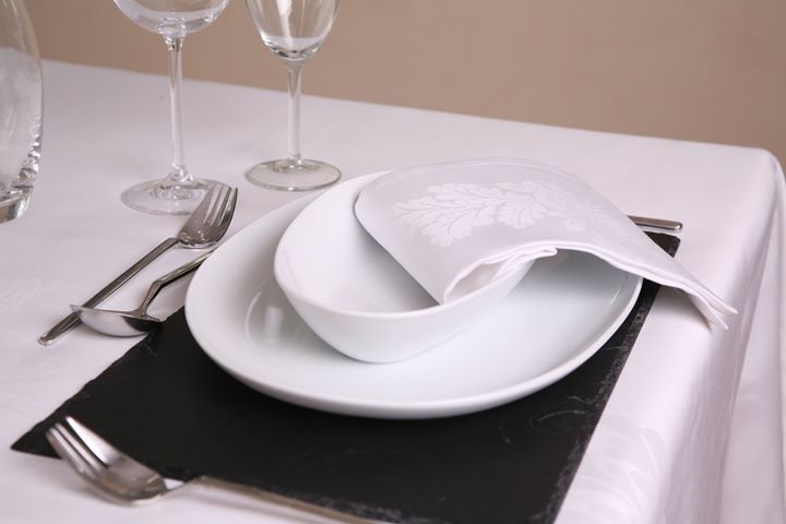 luxury-table-linen