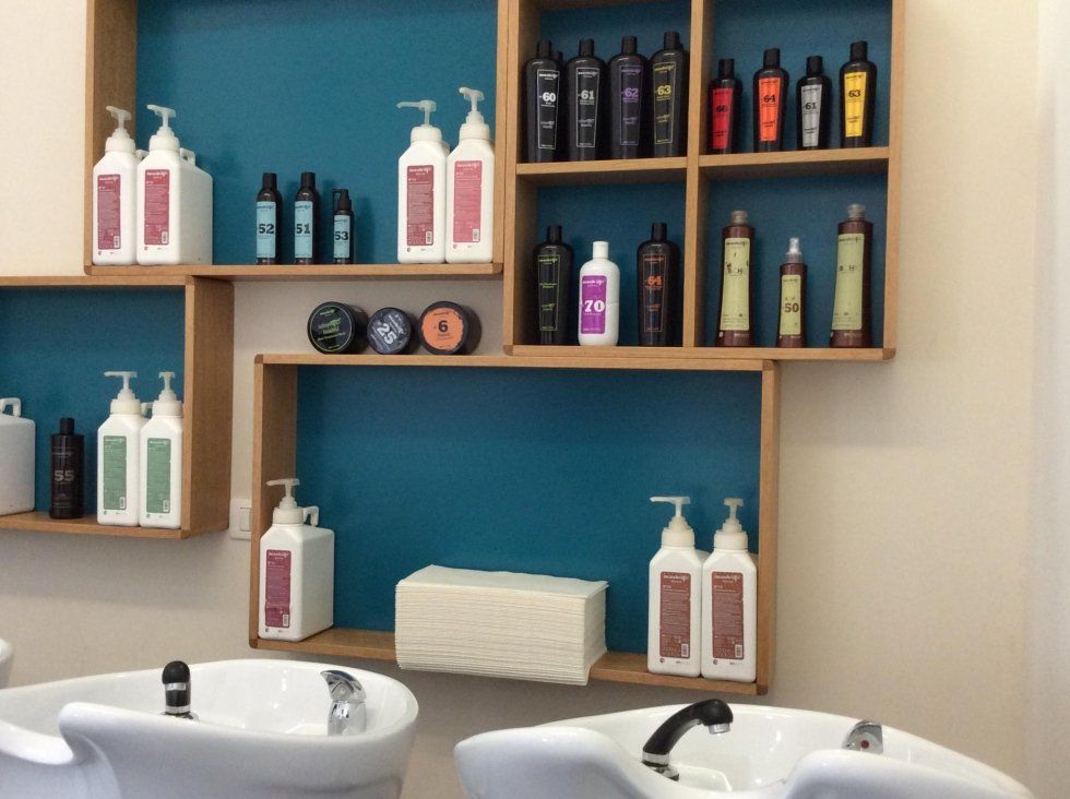 Esposizione di shampoo e balsami