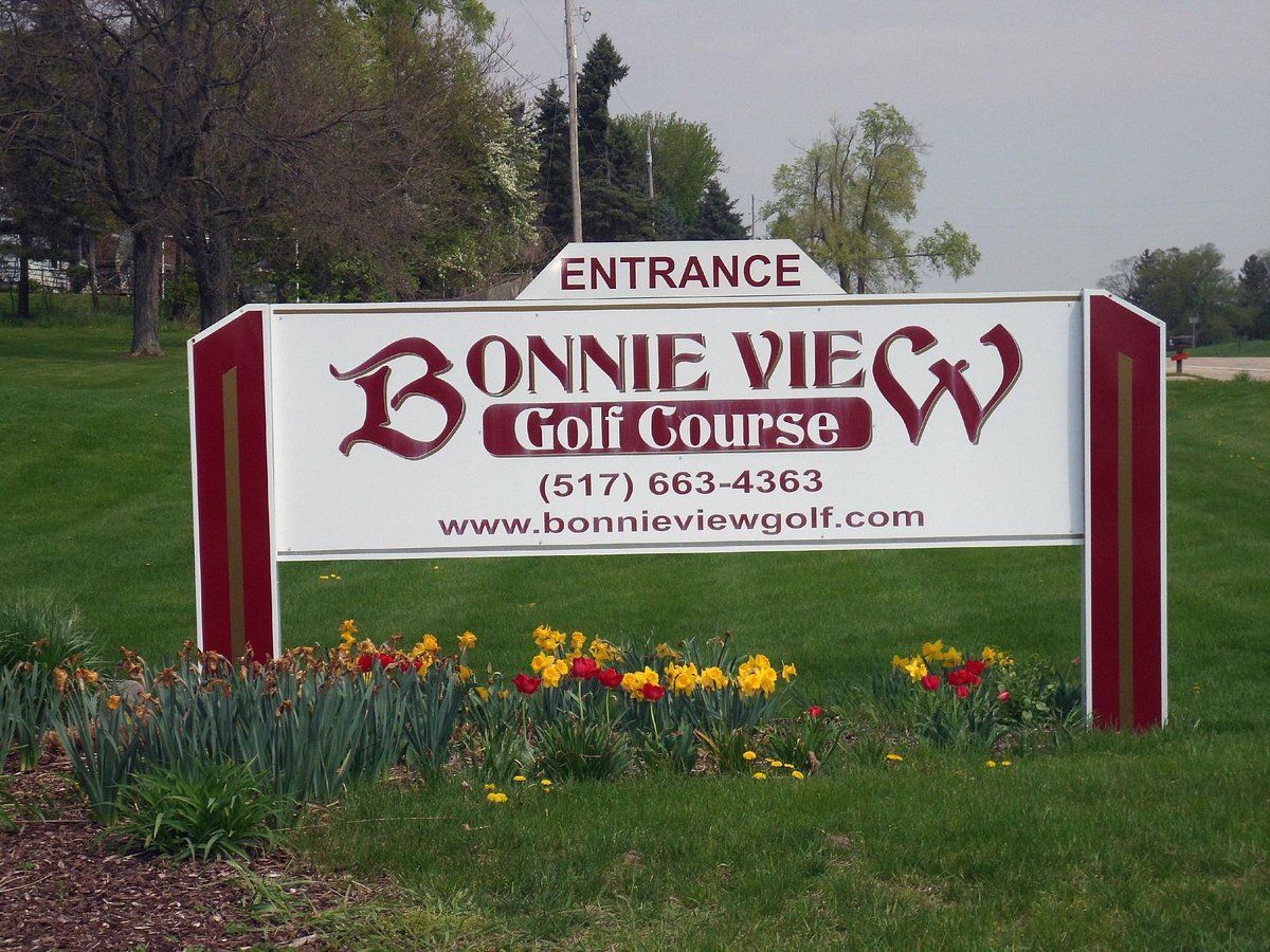 A sign that says bonnie view golf course on it