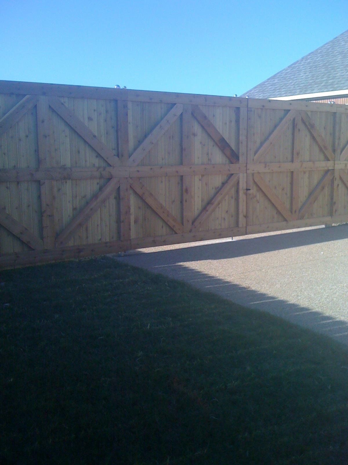 Wooden Fence — DeSoto, TX — B & R Fence Co.