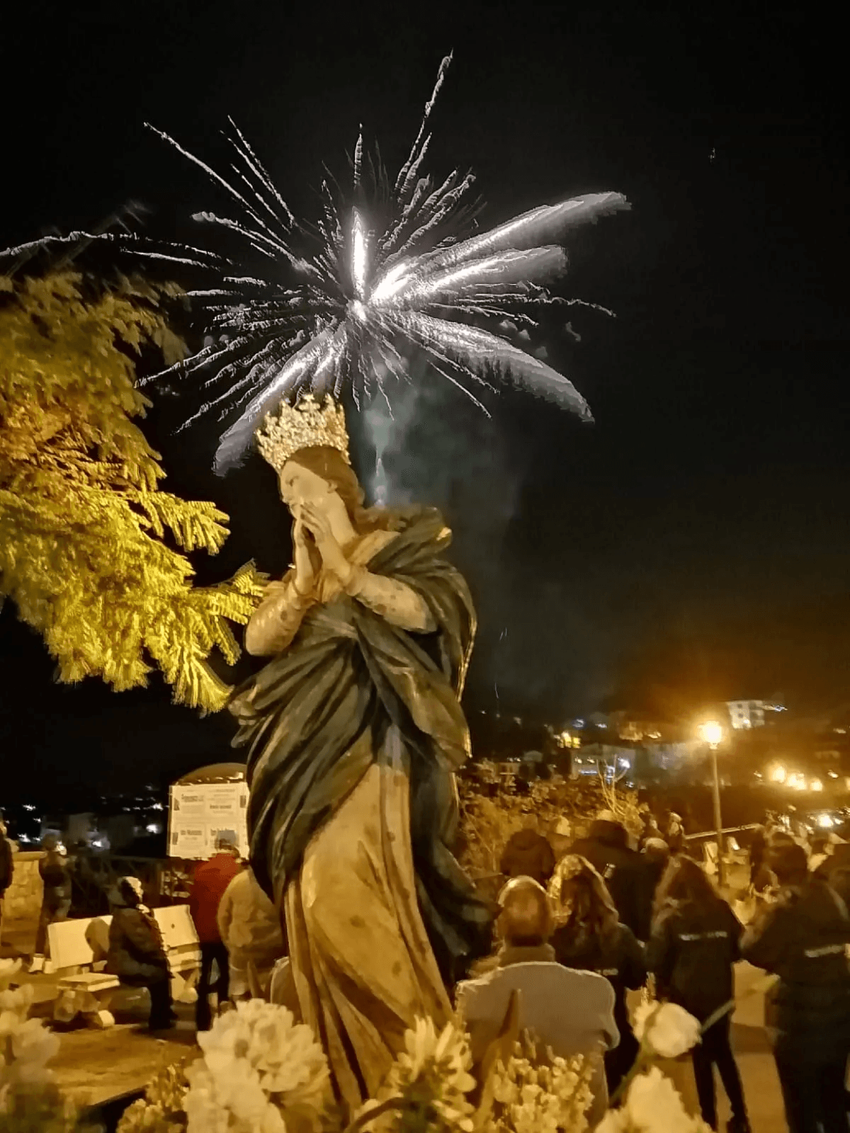 fuochi d'artificio per processioni religiose