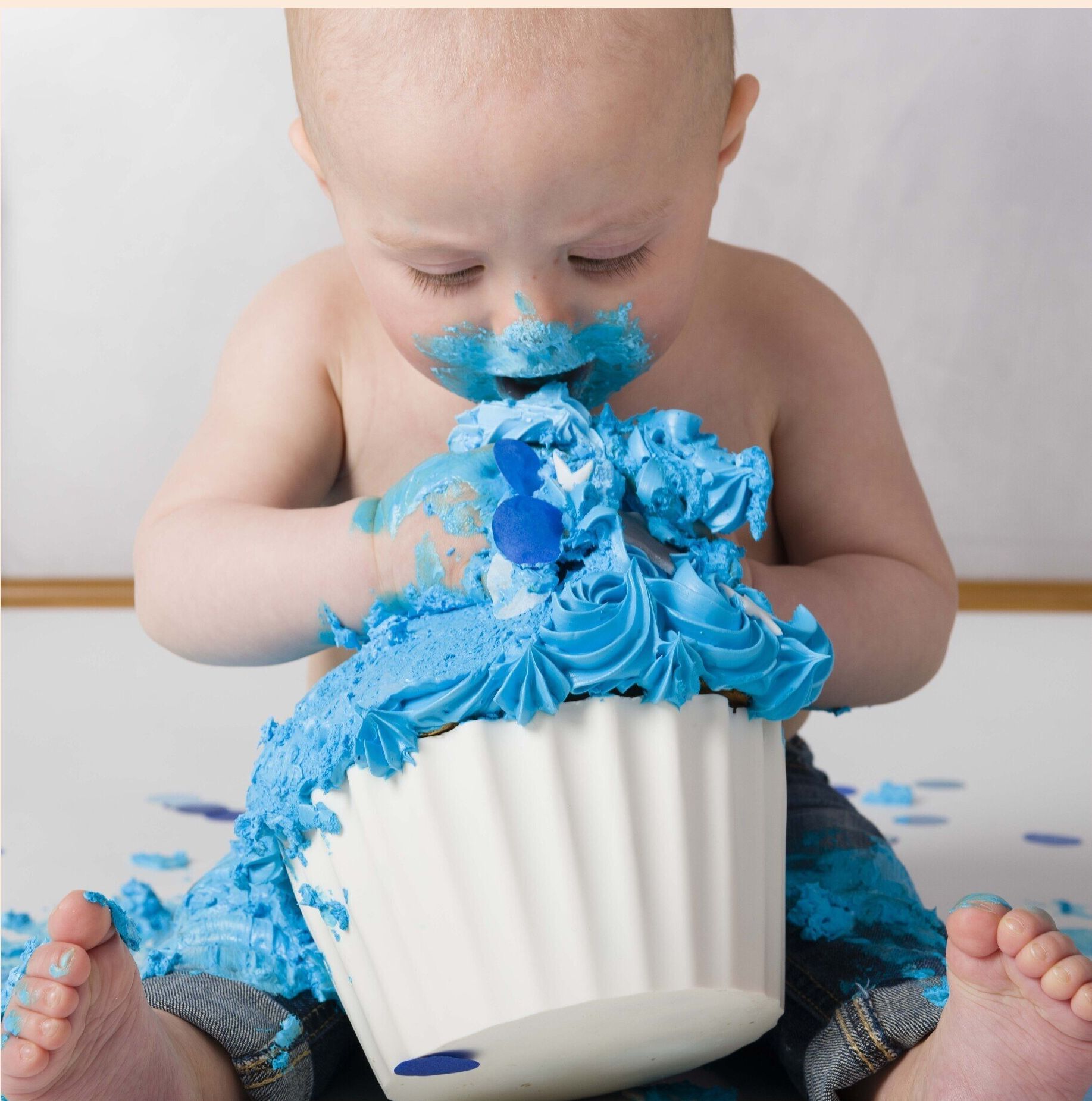 Cakesmash tijdens de eerste verjaardag van Vinny uit Yerseke