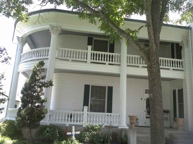 White House ─ Corpus Christi, TX ─ Alpha & Omega Siding & Windows L.L.C