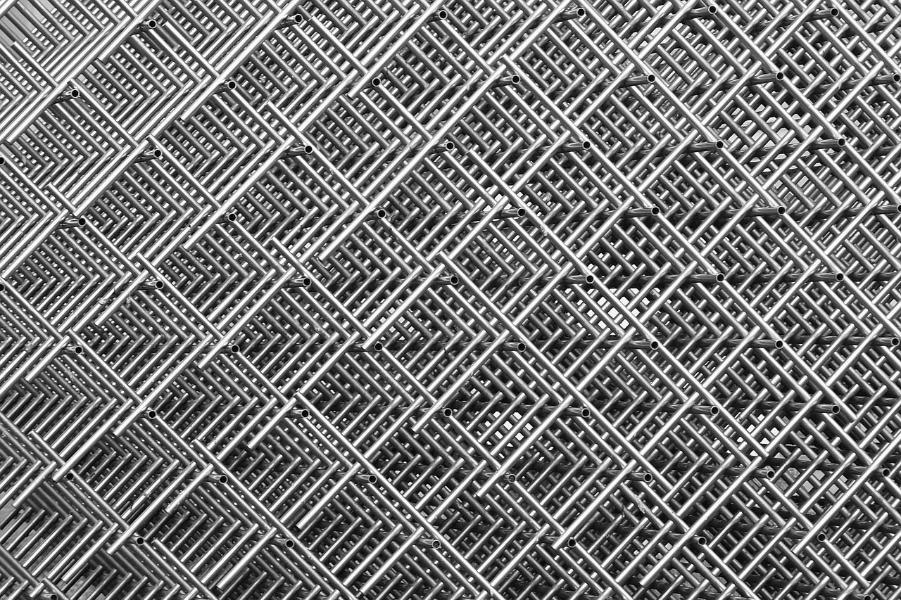 Close-up of Chain-link Steel Purlins — Fullerton's Plumbing Manufacture In Woree, QLD