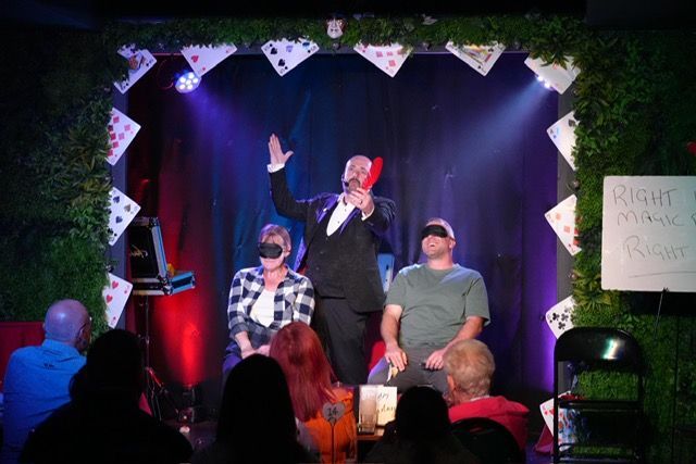 Reading minds onstage at The Magic Bar Live