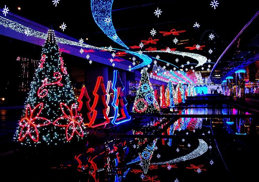 Professional Christmas Decorators in Tomball, TX