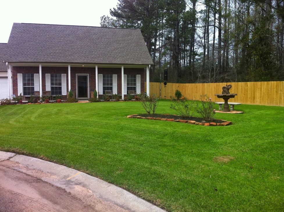 Residential landscaping in Tomball TX