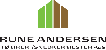 Logo for tømreren Rune Andersen. Har en husform delt i grønt og brunt med sort tekst.