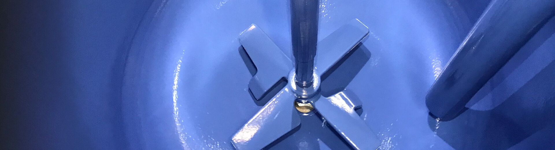 Choosing Between Glass Lined and Standard Mixing Equipment