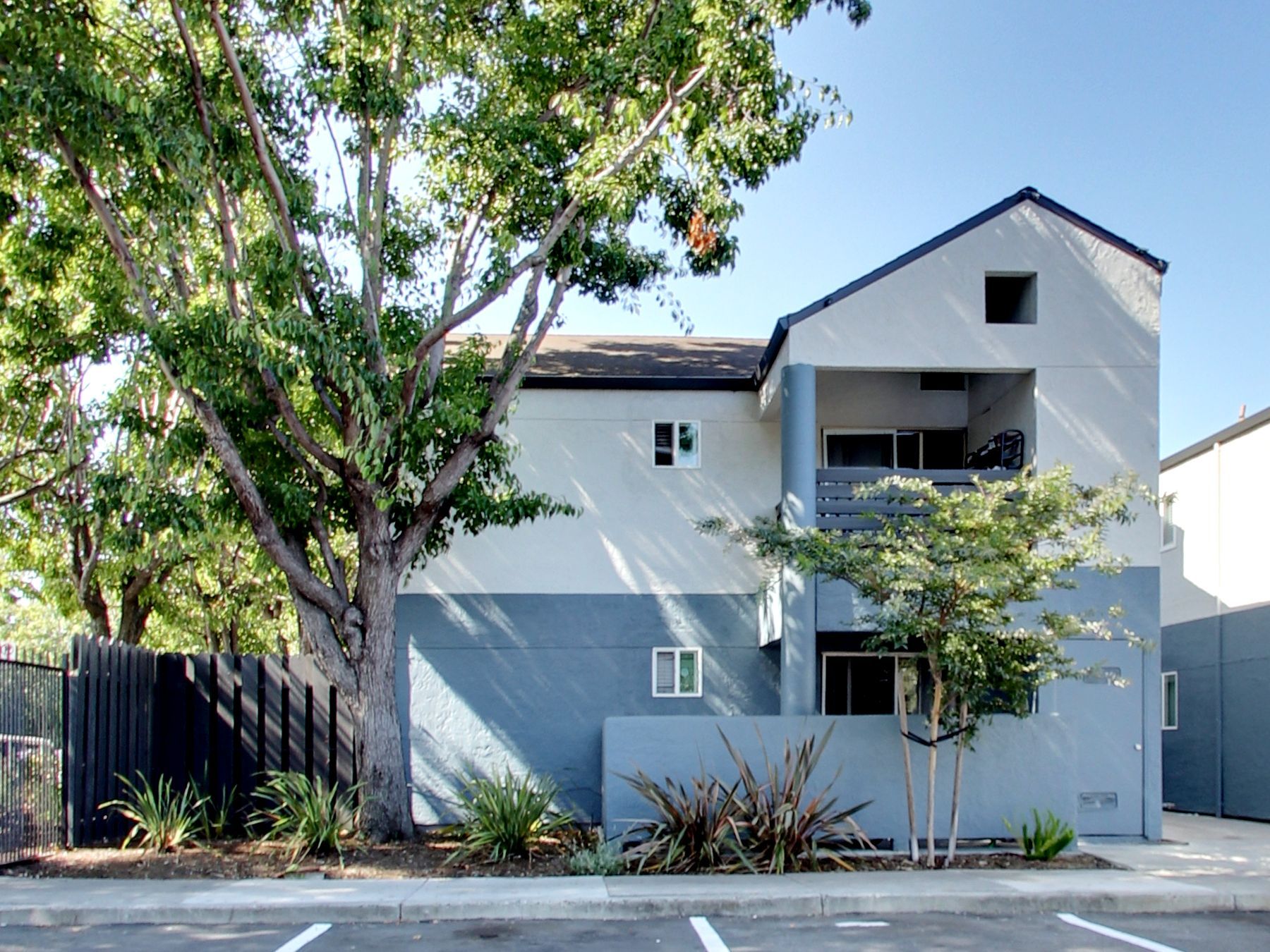 hampshire apartments exterior photo