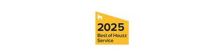 A yellow sign with the year 2025 on it.