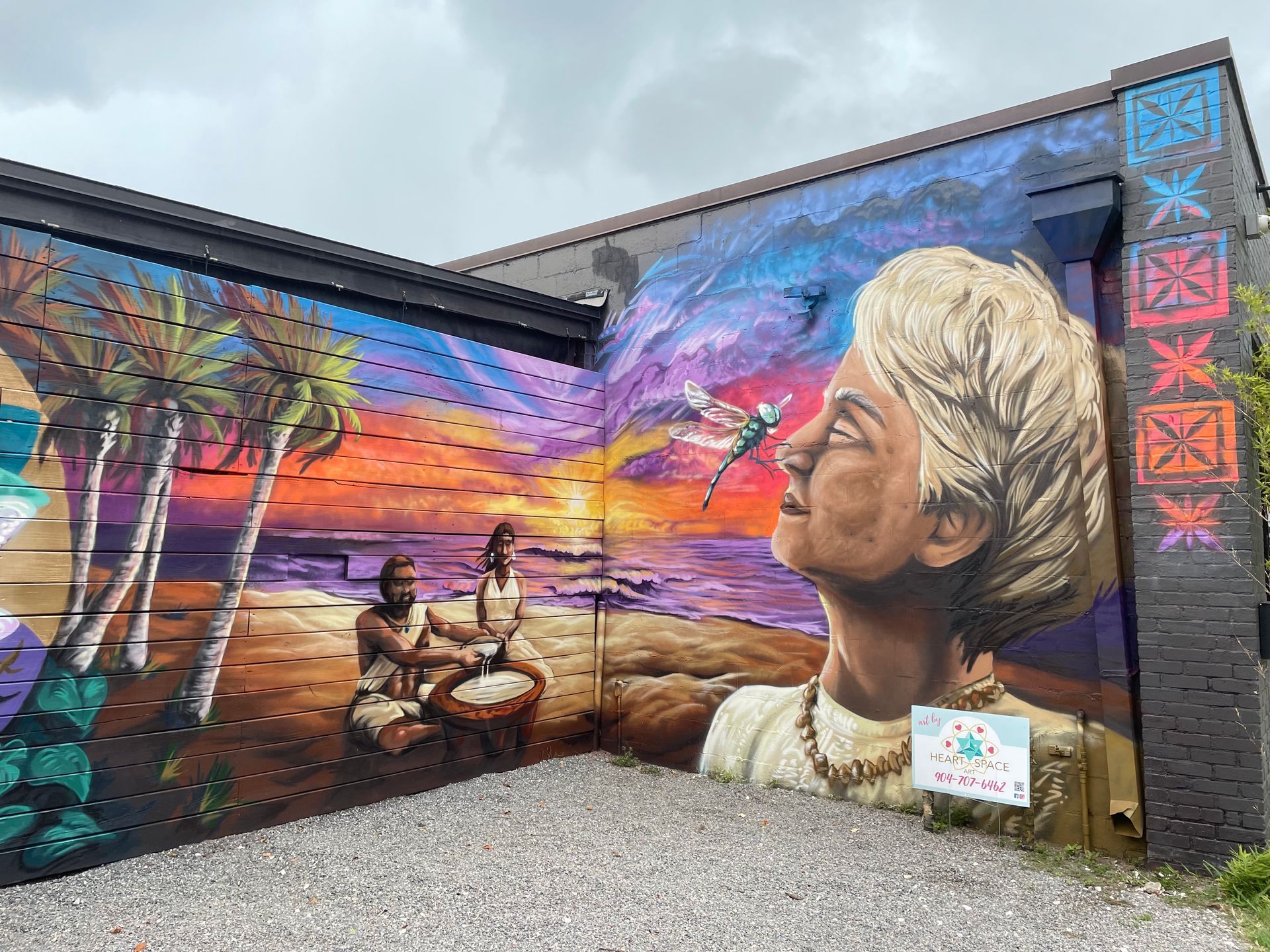outdoor mural. murals in florida. mural for kava company. realistic mural. beach mural. mural art. public art. restaurant mural. patio mural. 