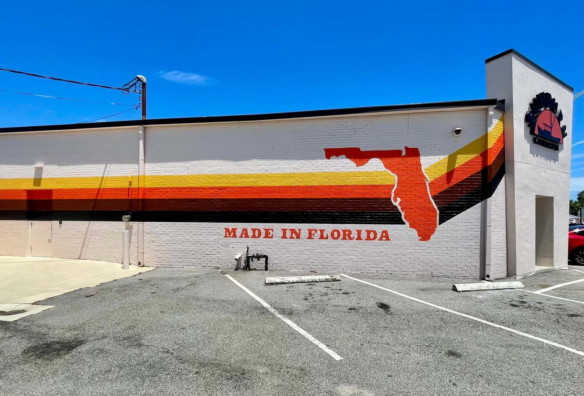florida mural. murals in florida. abstract mural. accent wall. street art. mural art. public art. restaurant mural.