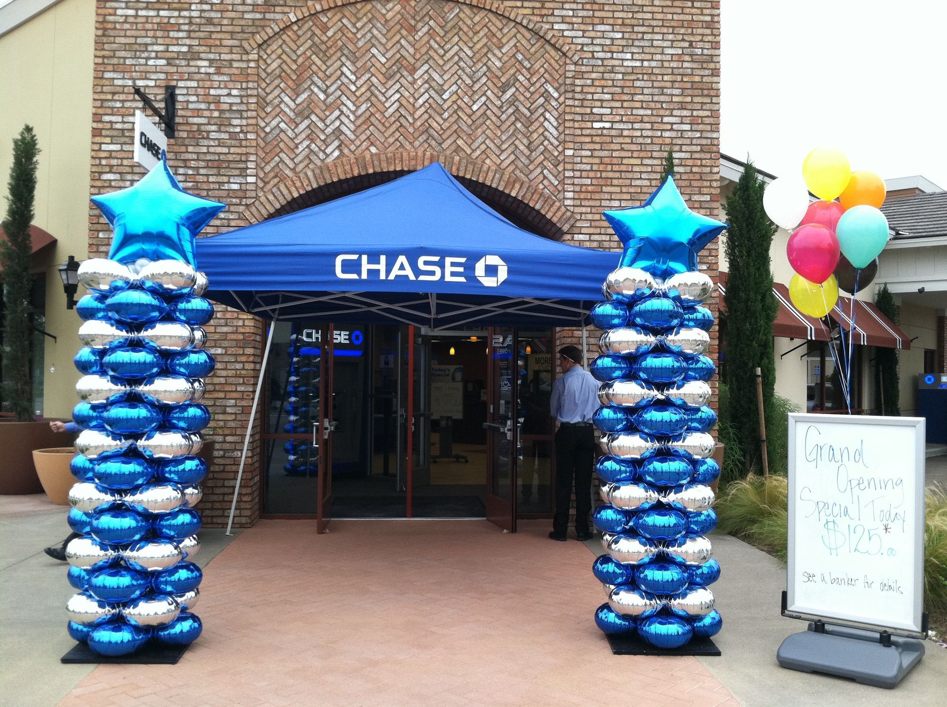 A chase bank with balloons in front of it