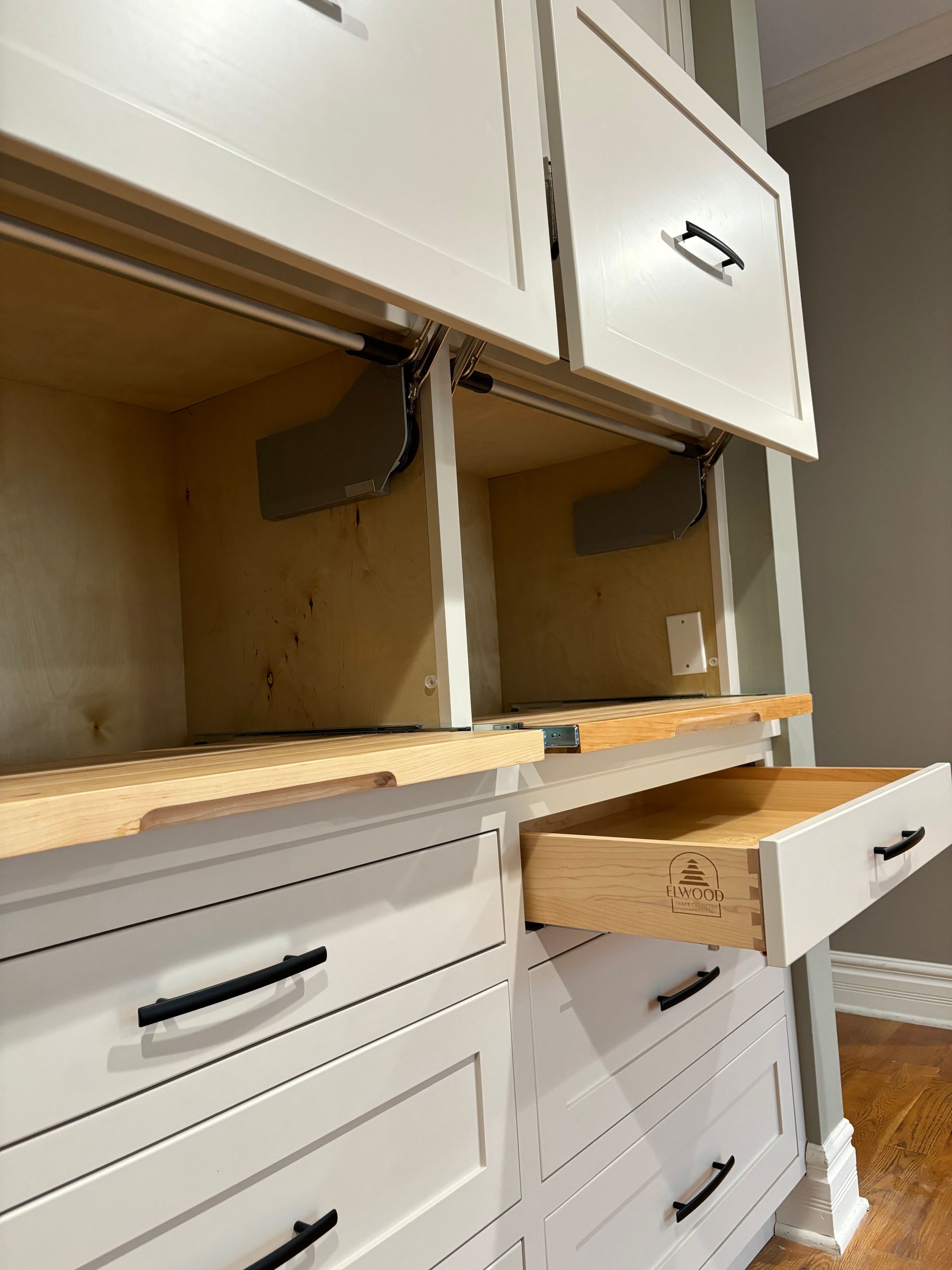 All-plywood custom kitchen cabinets with soft-close drawers and professional Centurion finish in Col