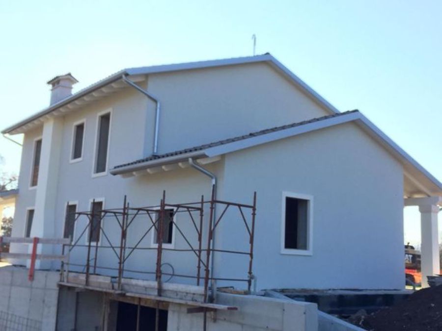 Tinteggiatura di una casa