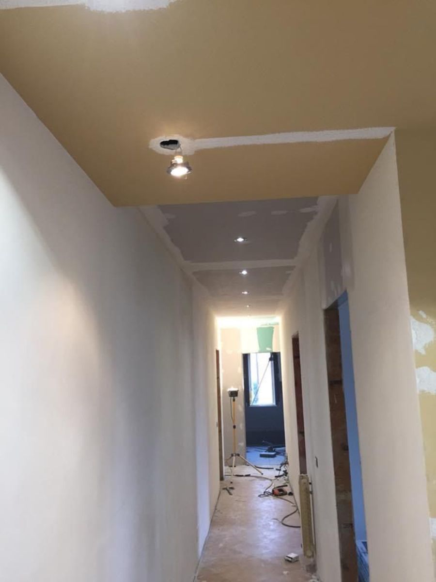 Tinteggiatura di un corridoio