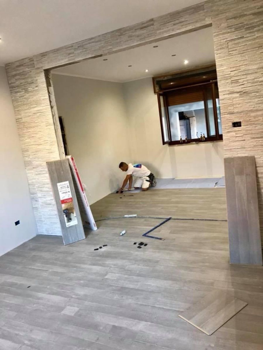 Posa di un pavimento