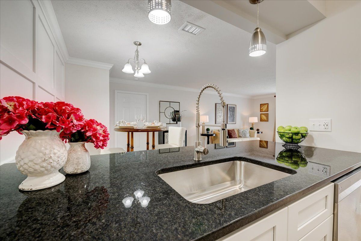 1 BED 1 BATH PLATINUM with W/D