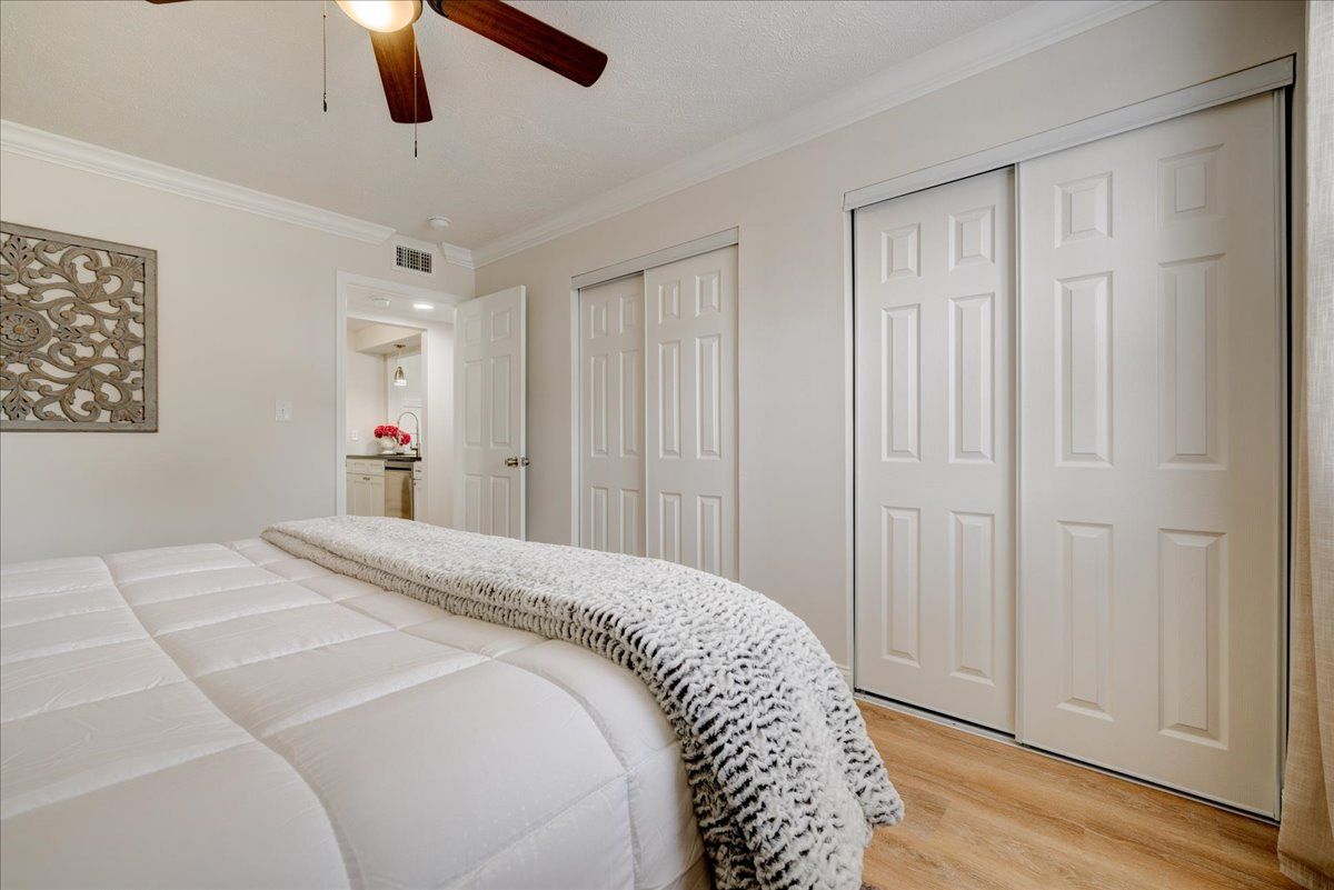 1 BED 1 BATH PLATINUM with W/D