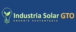Logotipo de "Industria Solar GTO", que muestra una bombilla con hojas y texto sobre un fondo azul.