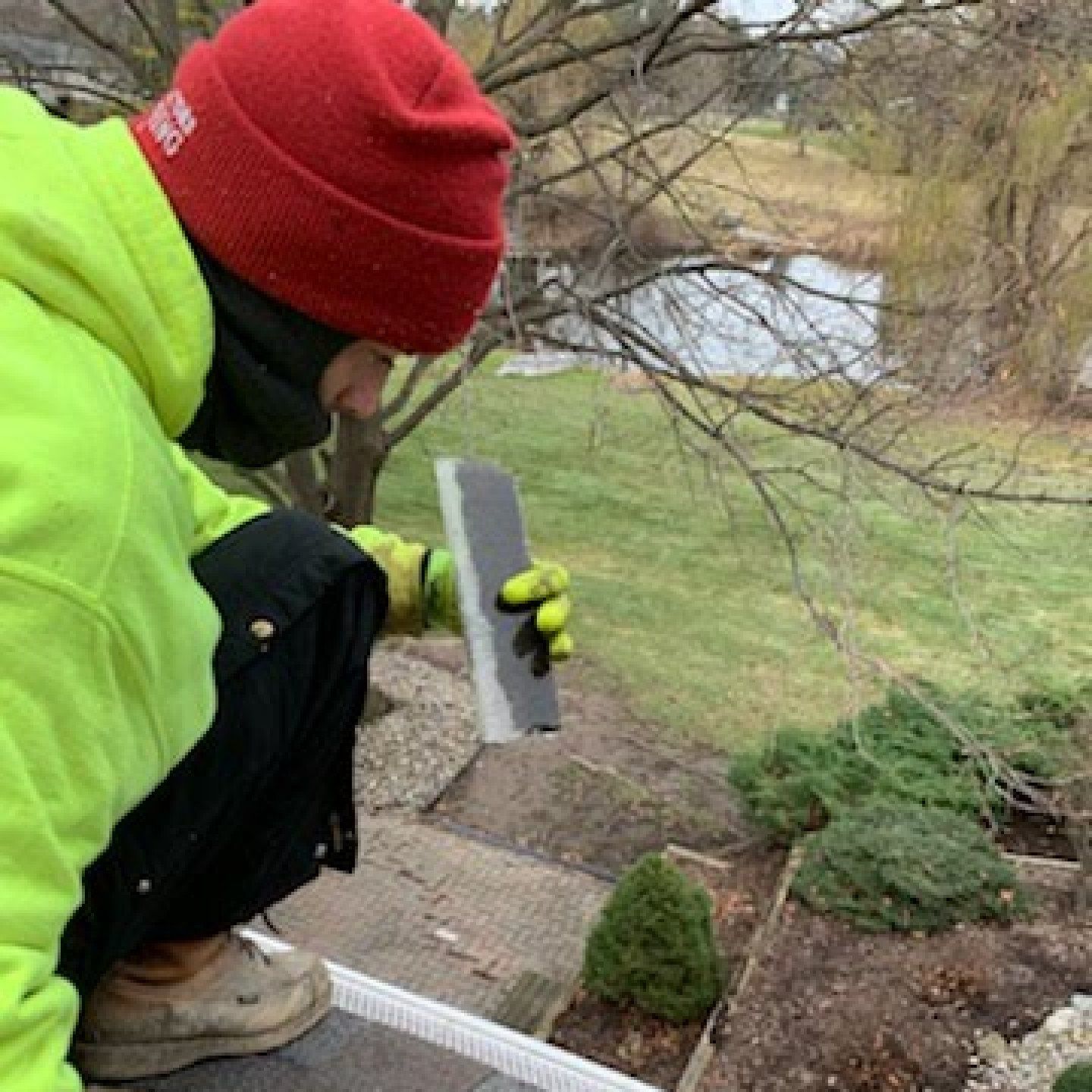 gutter cleaning professional