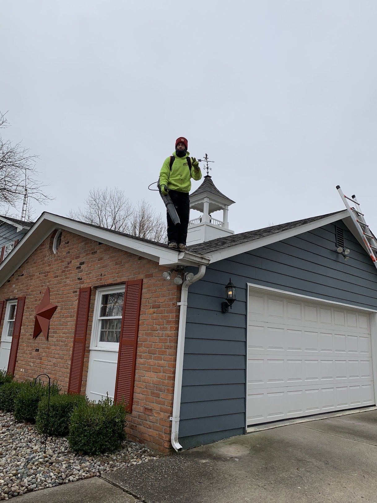 gutter cleaning team