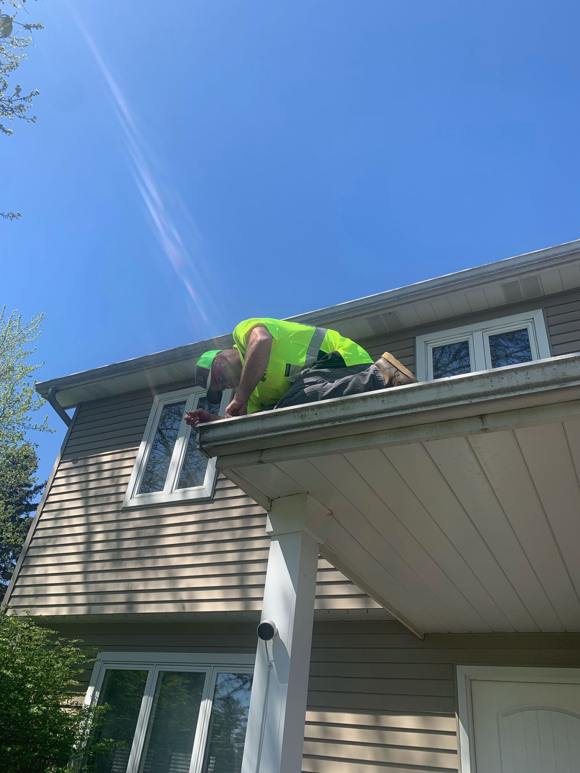 leaf removal, clogged gutters, clogged downspouts