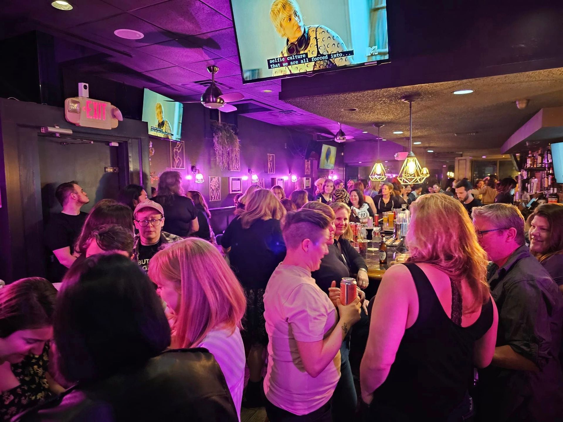 Lesbian, Queer Bar & Grill Worcester, MA Femme