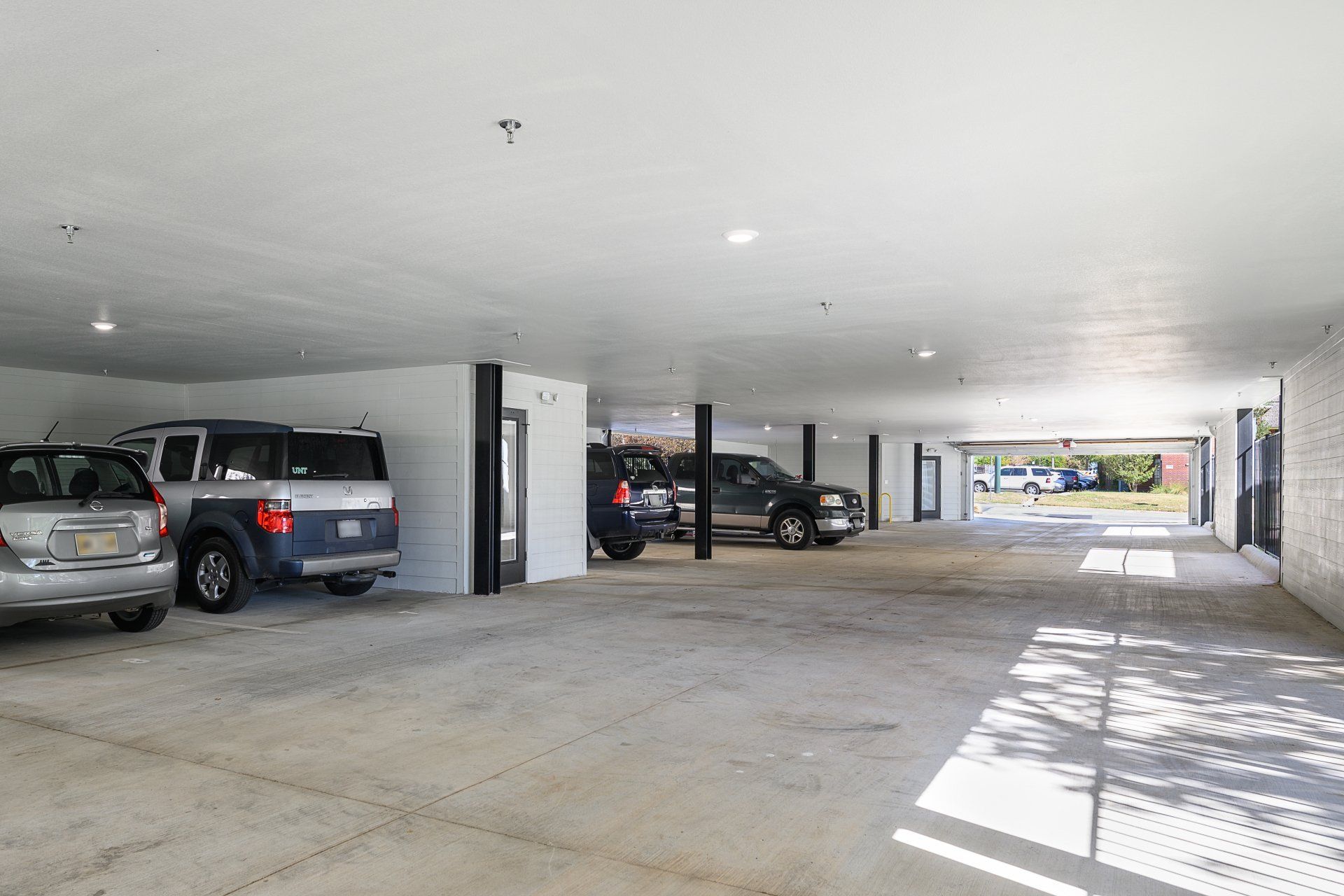 800 SOUTH WELCH GALLERY