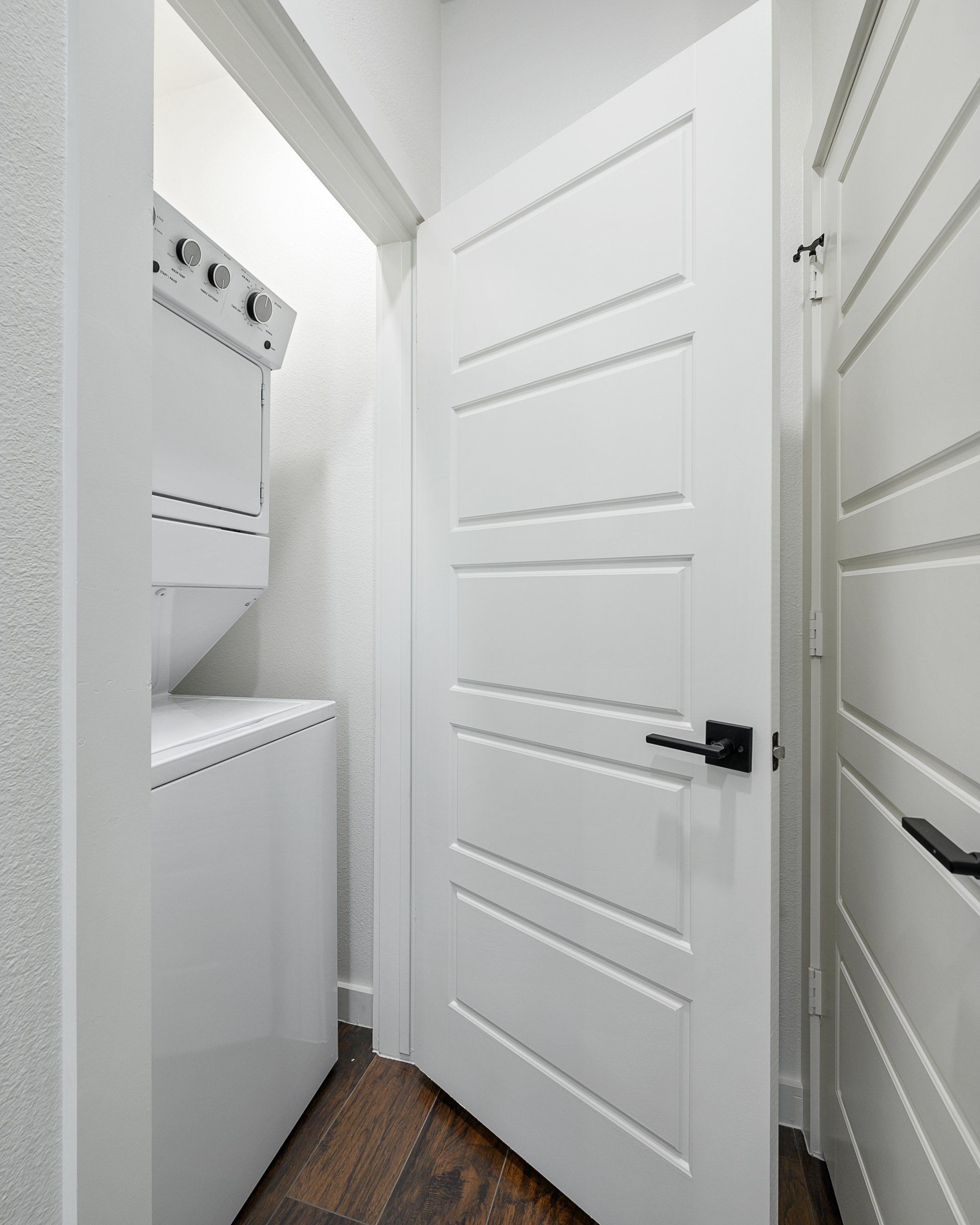 800 SOUTH WELCH GALLERY