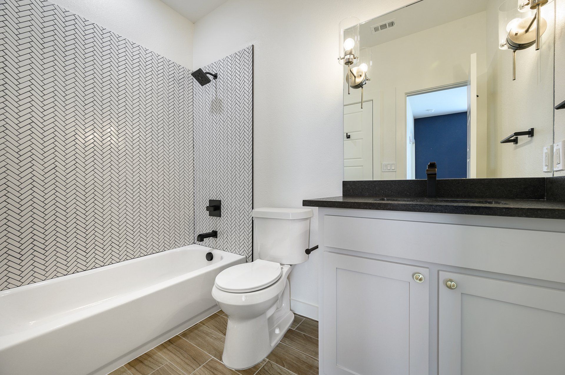 800 SOUTH WELCH GALLERY