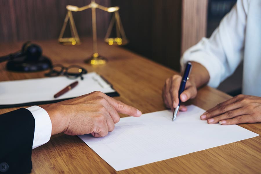 apposizione della firma di fronte al notaio