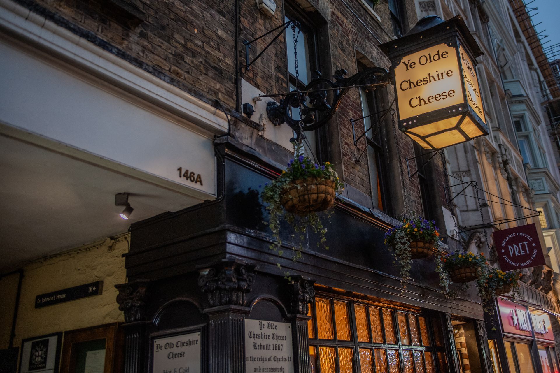 Ye Olde Cheshire Cheese historic pub on Fleet Street London