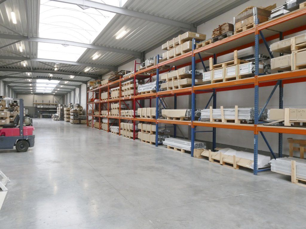 Alu-Wood magazijn met ruime stock die een snelle levering garandeert 