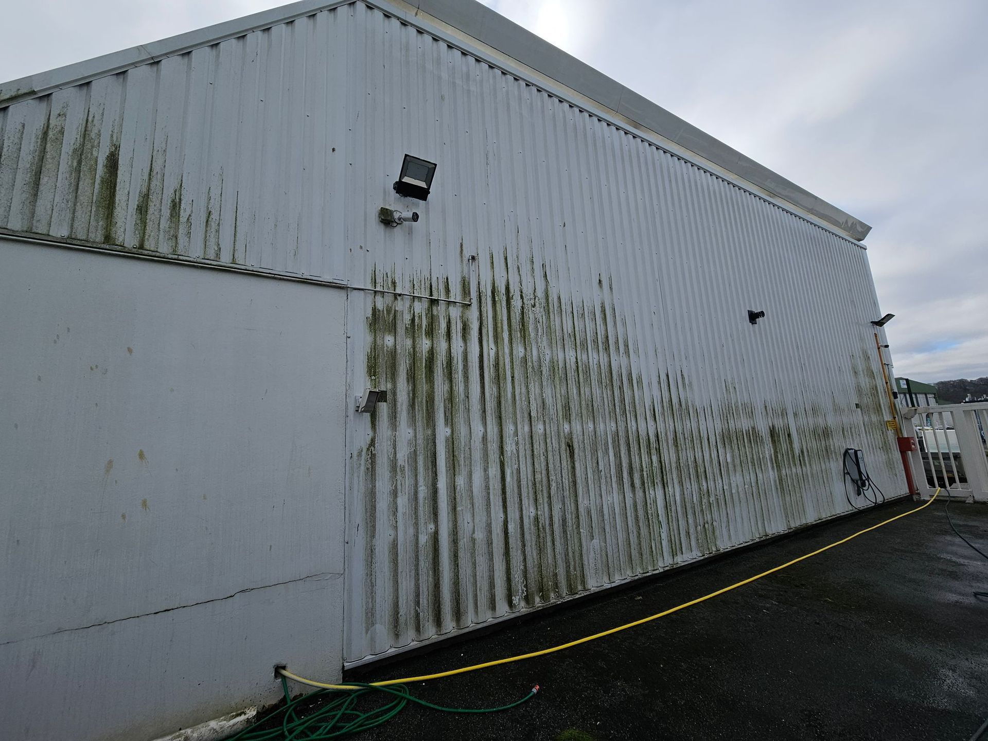 Réalisation avant nettoyage de geagi (démoussage) faite à Rouen