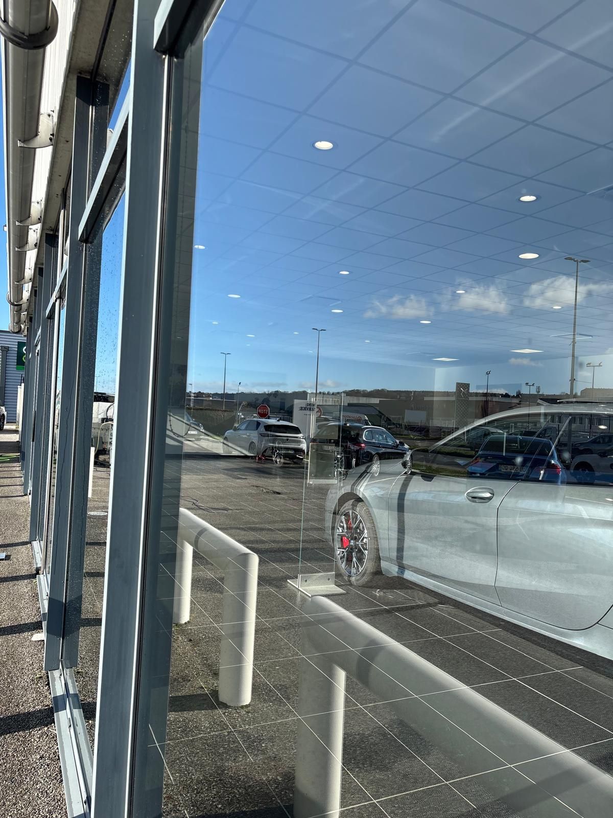 Avant après d'un nettoyage de vitre à Rouen