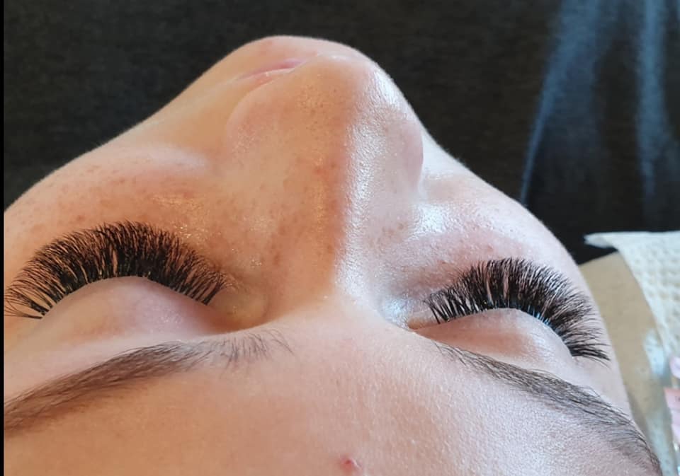 perfekte Wimpernverlängerungen