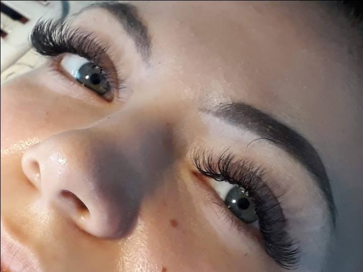 Wimpernverlängerungen