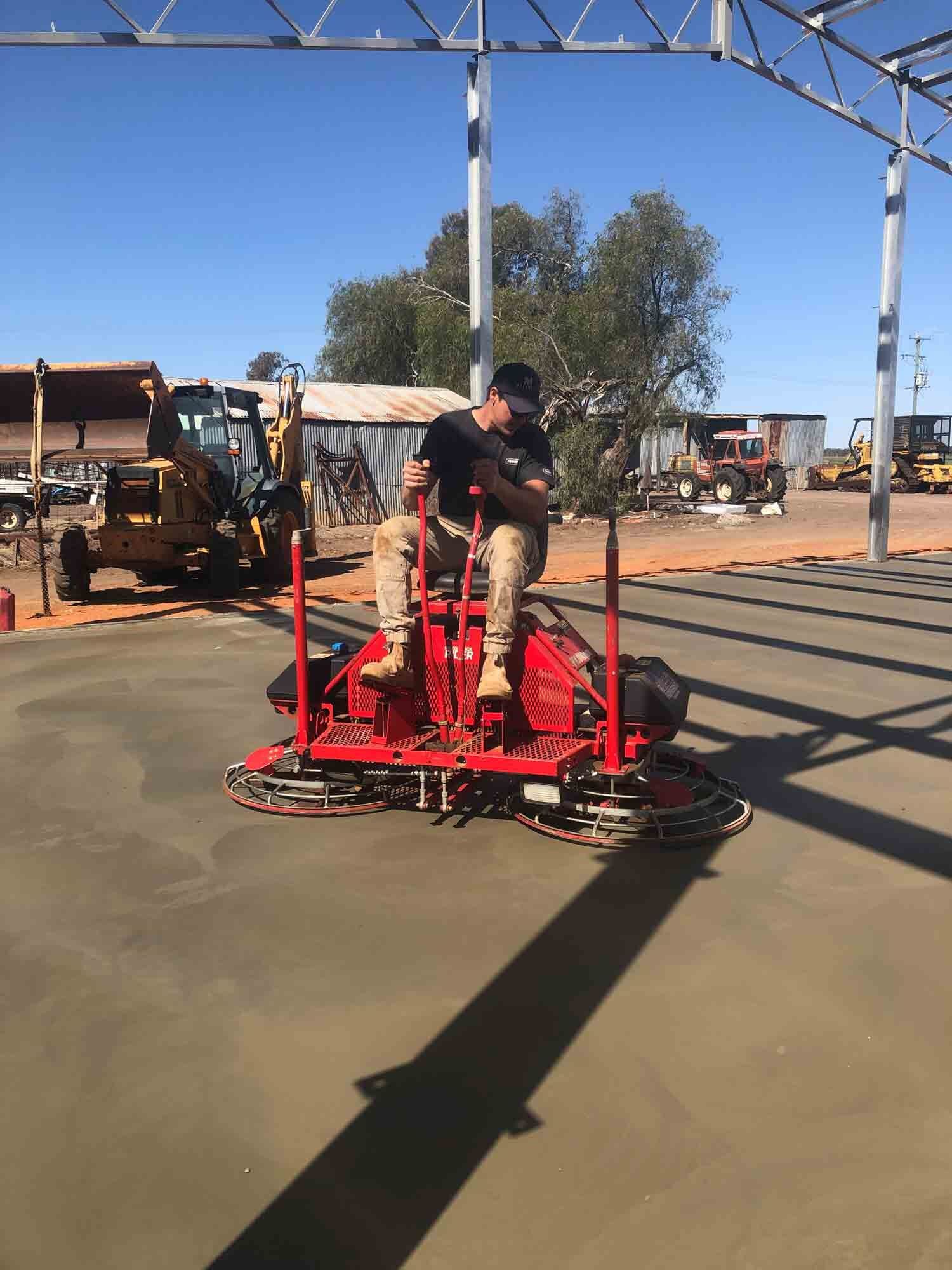 Finishing concrete floor — Concreting in Dubbo, Central West