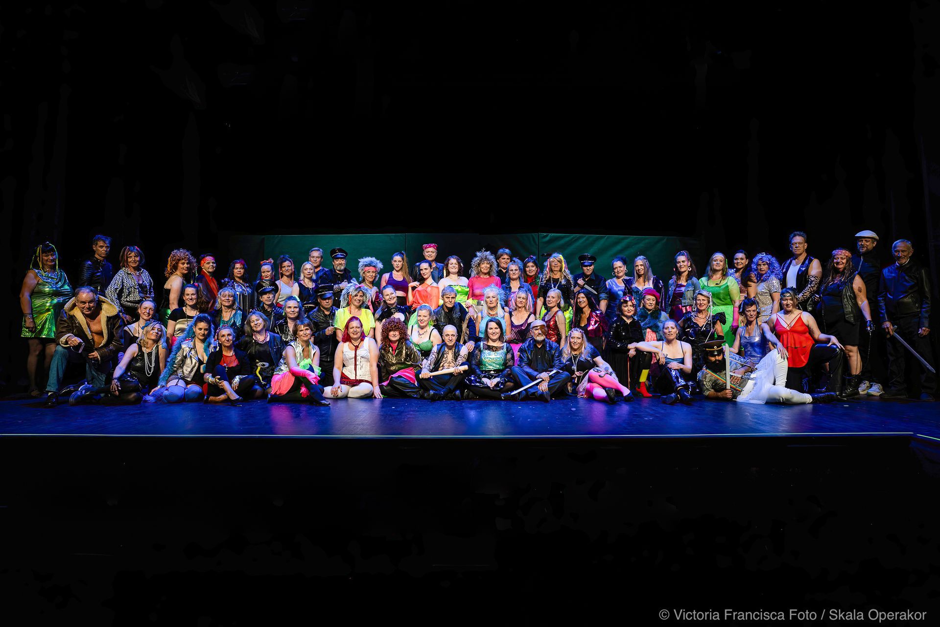 Sangerne i Skala Operakor og Viken Operaakademi 2025 under oppsetningen av Macbeth