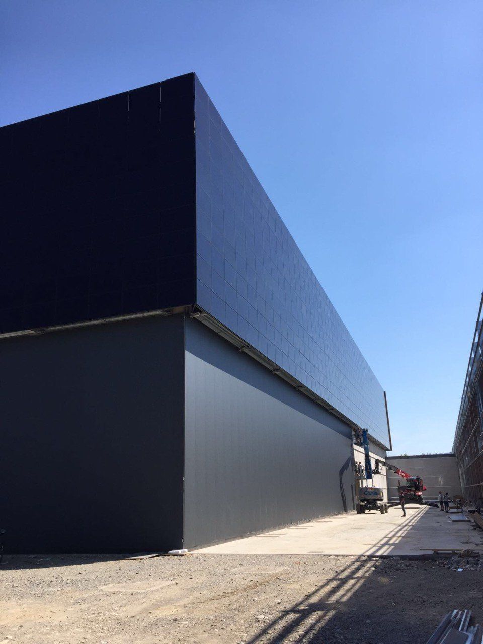 facciate fotovoltaiche per capannoni