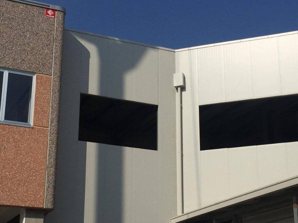 facciate per capannoni industriali