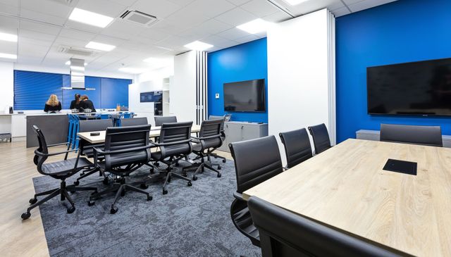 Conference room ideas: 9 Tips to spark innovation - OfficeSpace Software