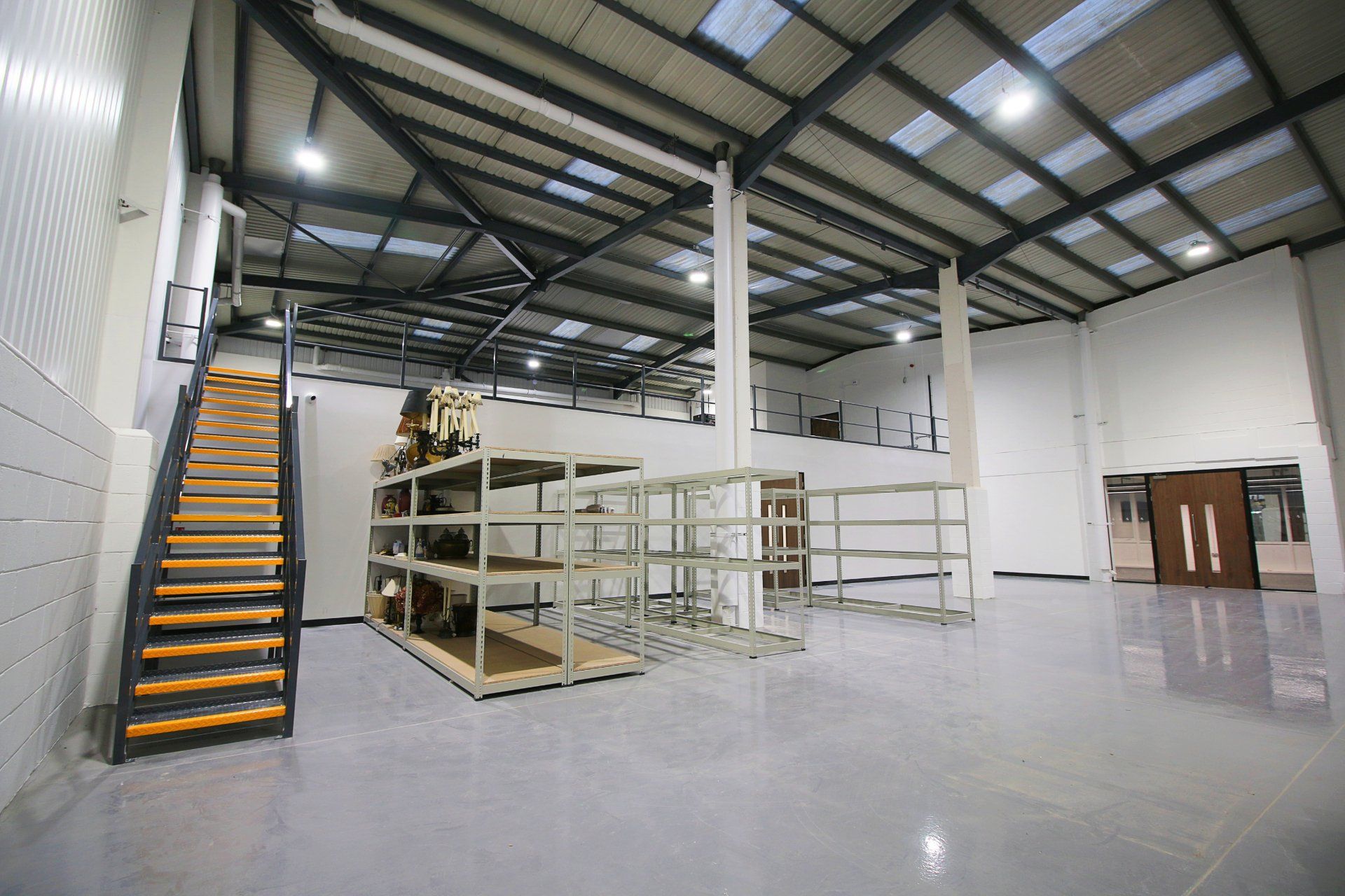 Mezzanine floor construction for Auction house fit out in Maidenhead by glenside