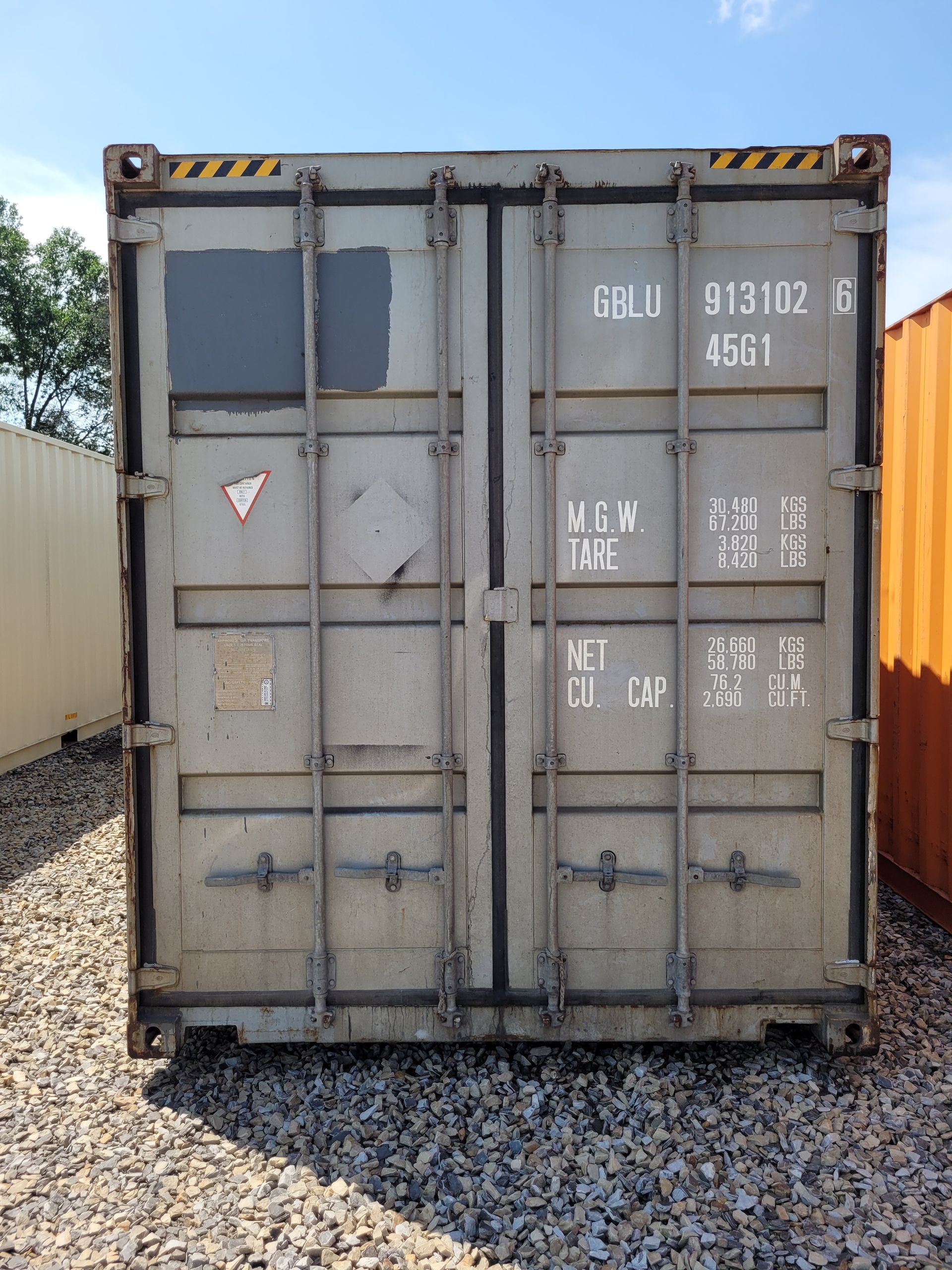 A shipping container with the number 5511 on it