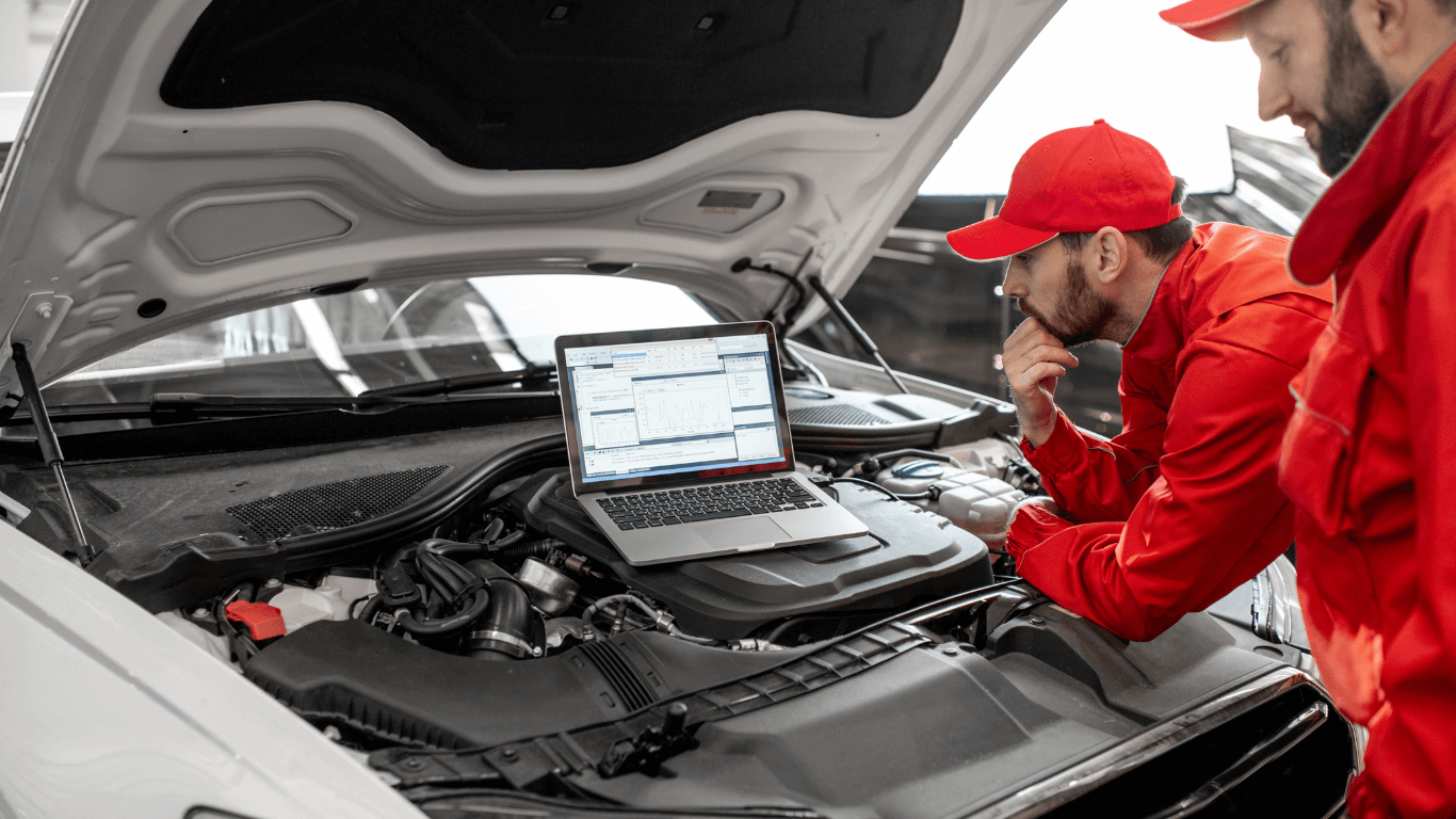Mechanic doing a diagnostic in Kansas City