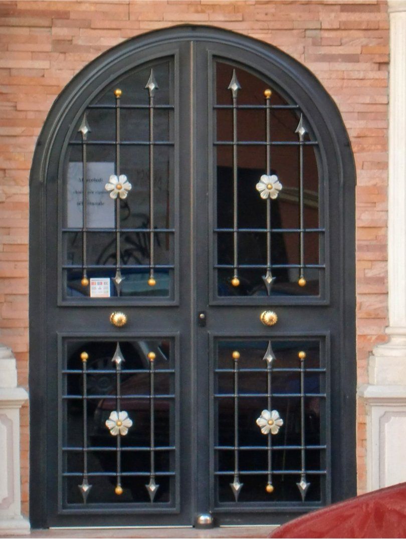 Porte d'ingresso con cancellata Comerci Serramenti Roma