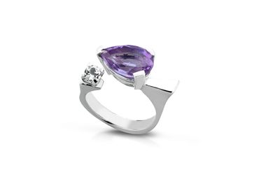 Anello in argento, topazio bianco 
e ametista
auto regolabile
